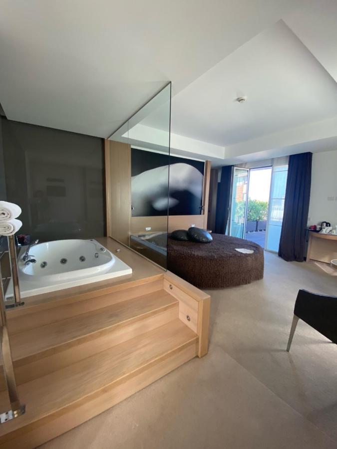 Luxury Suite Spa Bath
