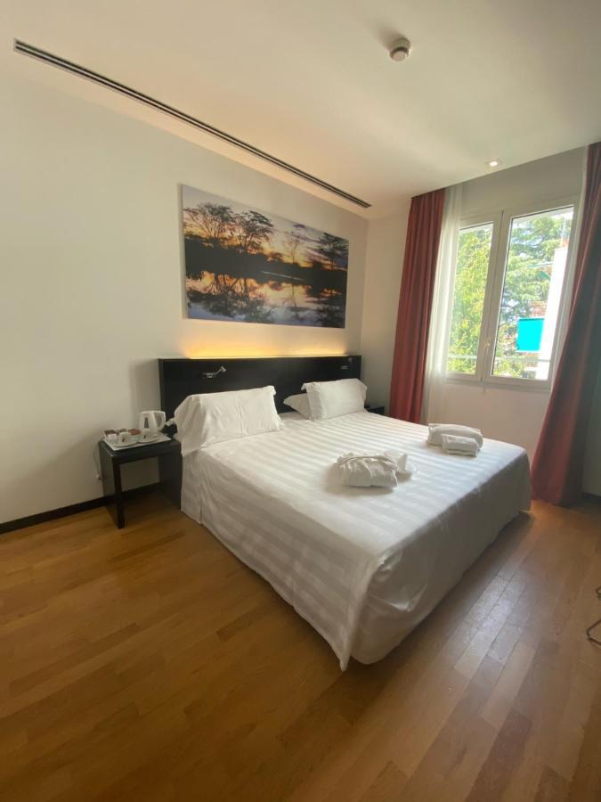 Superior Double Room Queen size bed