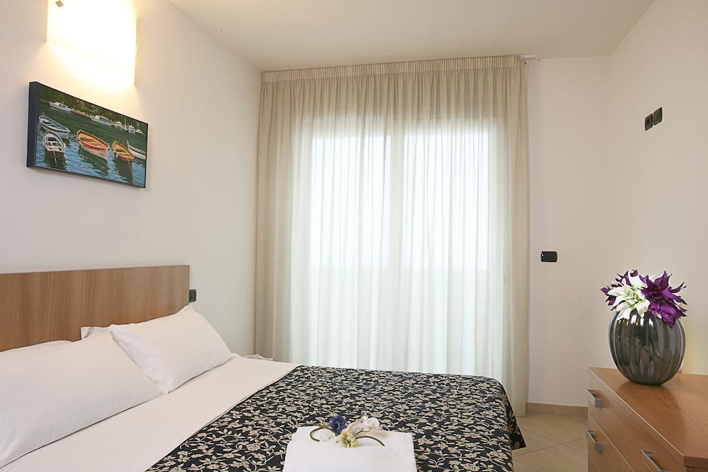 One-Bedroom Apartment Sea View