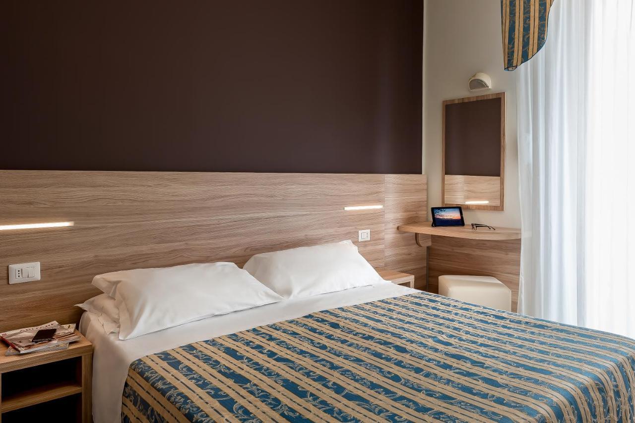 Standard Triple Room Sea View