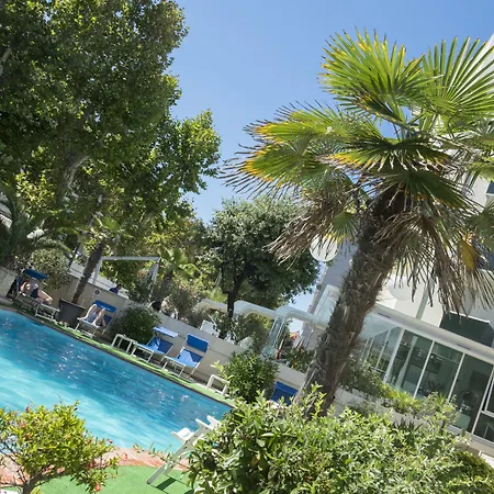 Hotel Ambassador-3