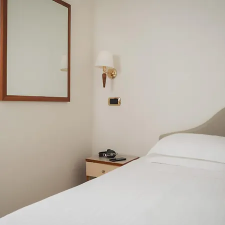 Hotel Bikini-2
